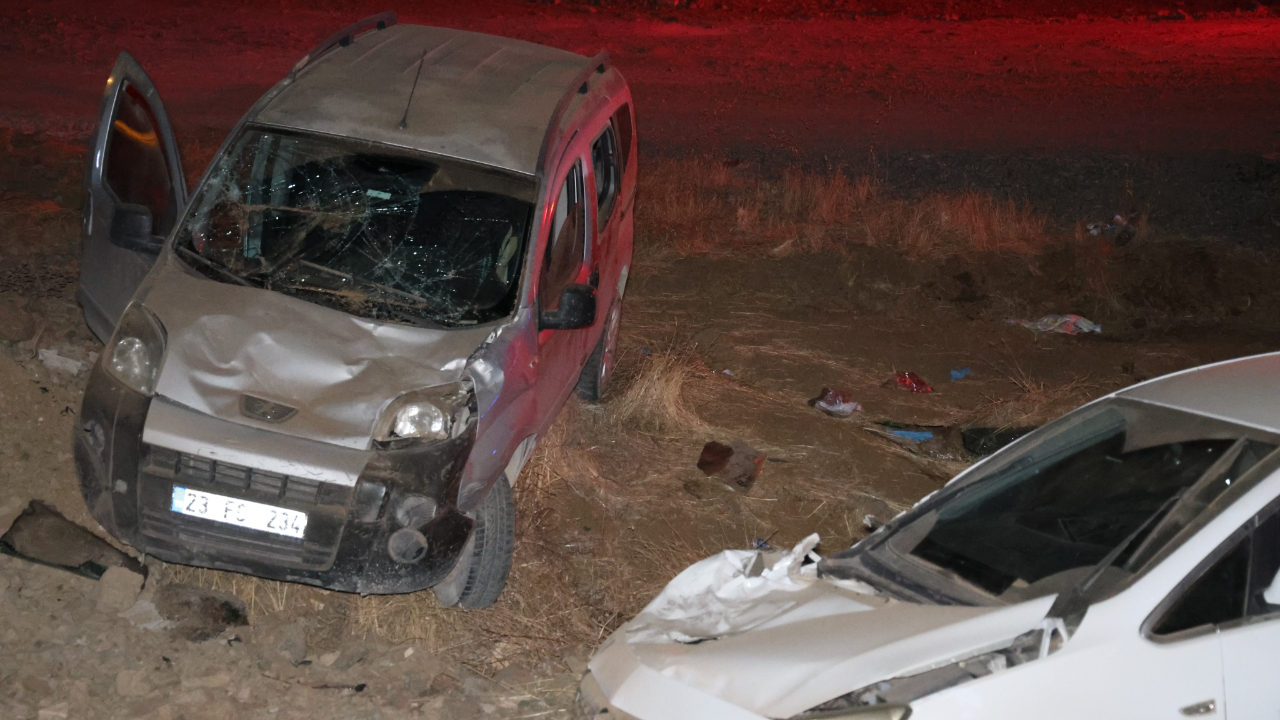 Elazığ’da Feci Çarpışma: 4’ü Ağır 9 Kişi Yaralandı