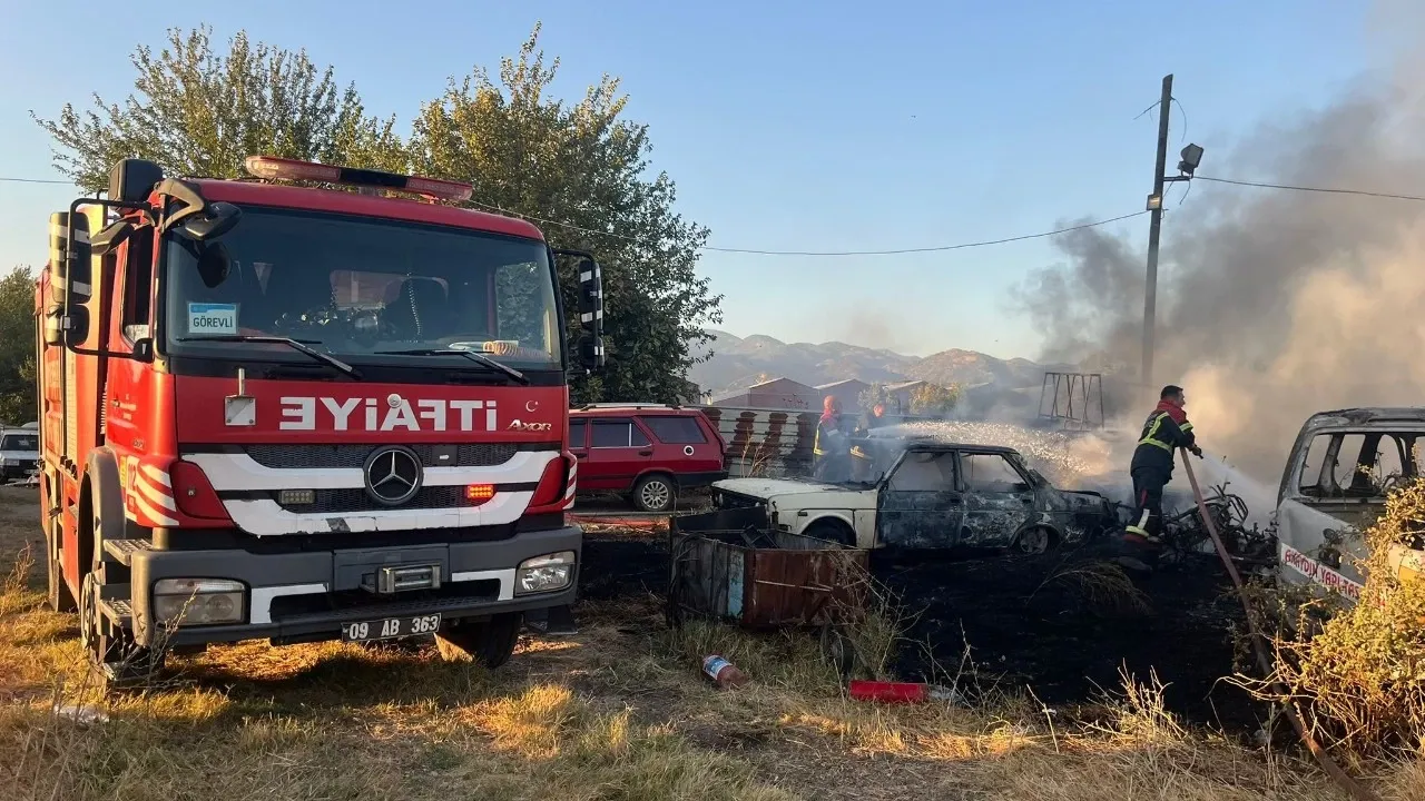 Yediemin Deposunda Yangın : Araçlar ve Motosikletler Yandı