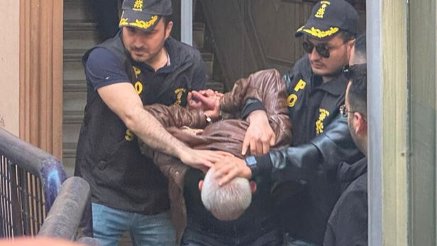 Özel’e Saldırganın Şok Savunması Sosyal Medyayı Salladı!
