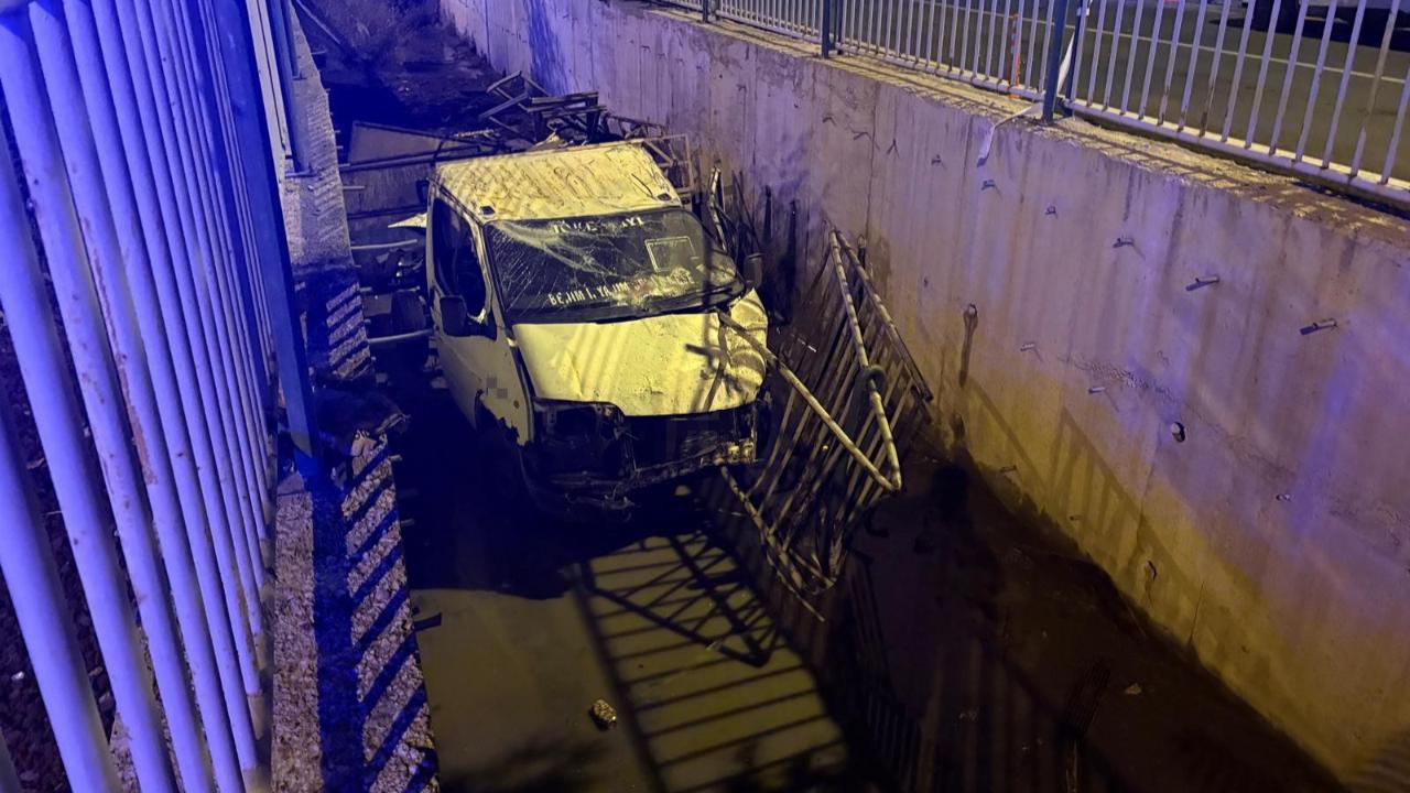 Kayseri’de kamyonet kanala uçtu: 1’i ağır 2 yaralı