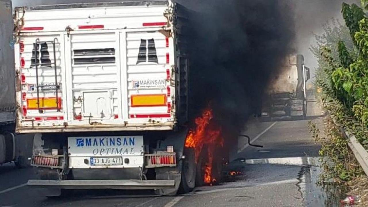 Şanlıurfa'da Seyir Halindeki Araç Alevlere Teslim Oldu