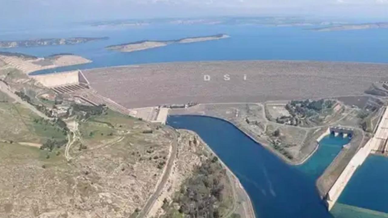 Atatürk Barajı’nda Üretim Düşüyor
