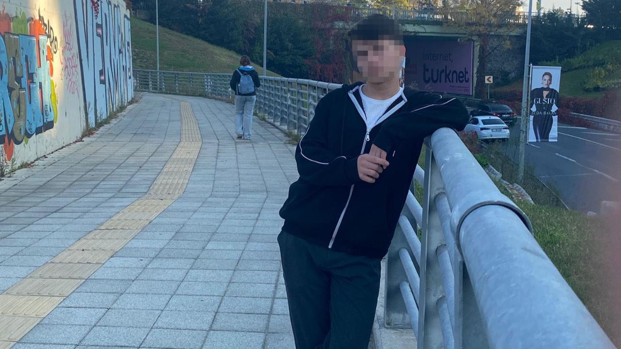 13 Yaşındaki Çocuk, Parkta Acımasızca Bıçaklandı!