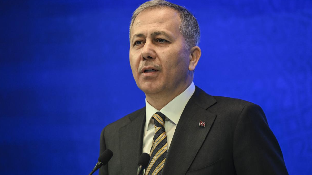 Bakan Yerlikaya Duyurdu: Trafikte Şov Yapan Sürücü Yakalandı