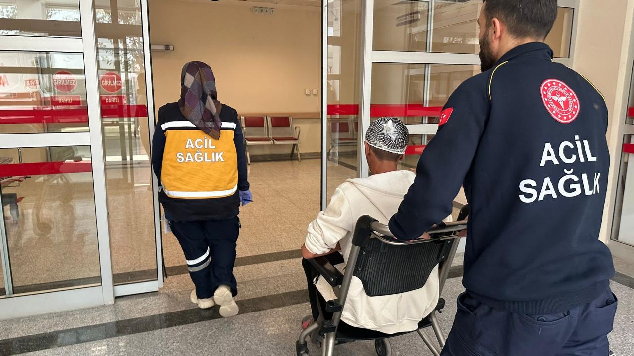 Fenerbahçeli Diye Taşlanan Çocuk Yaralandı!