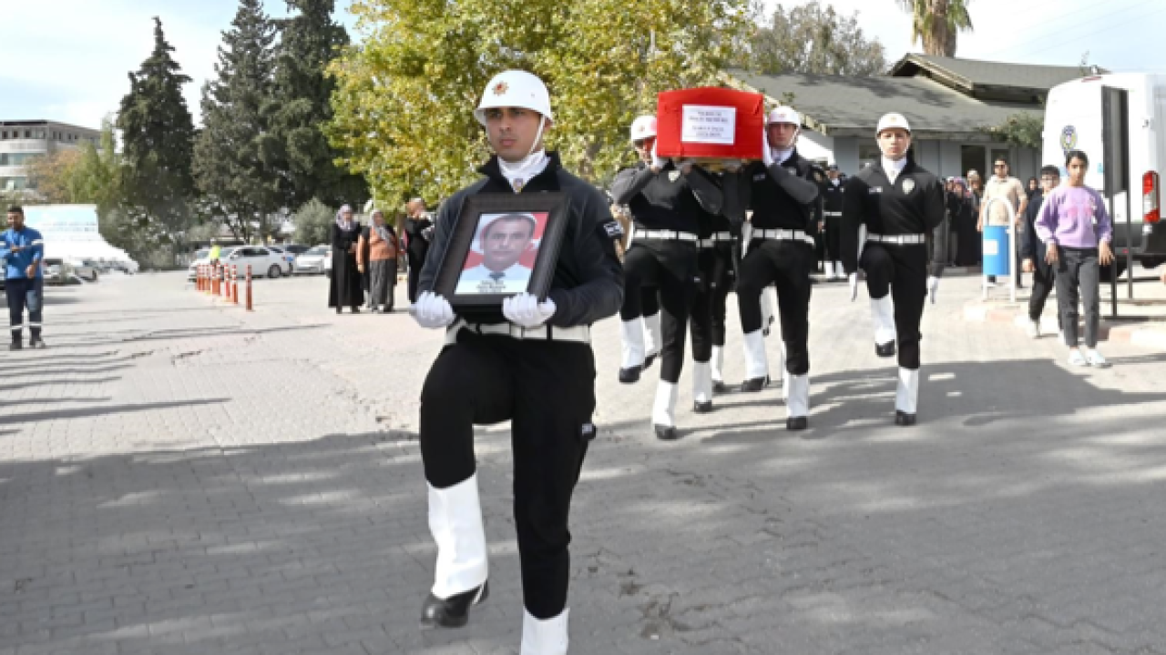 Şanlıurfa’da Kalp Krizi Geçiren Polis Memuru Toprağa Verildi