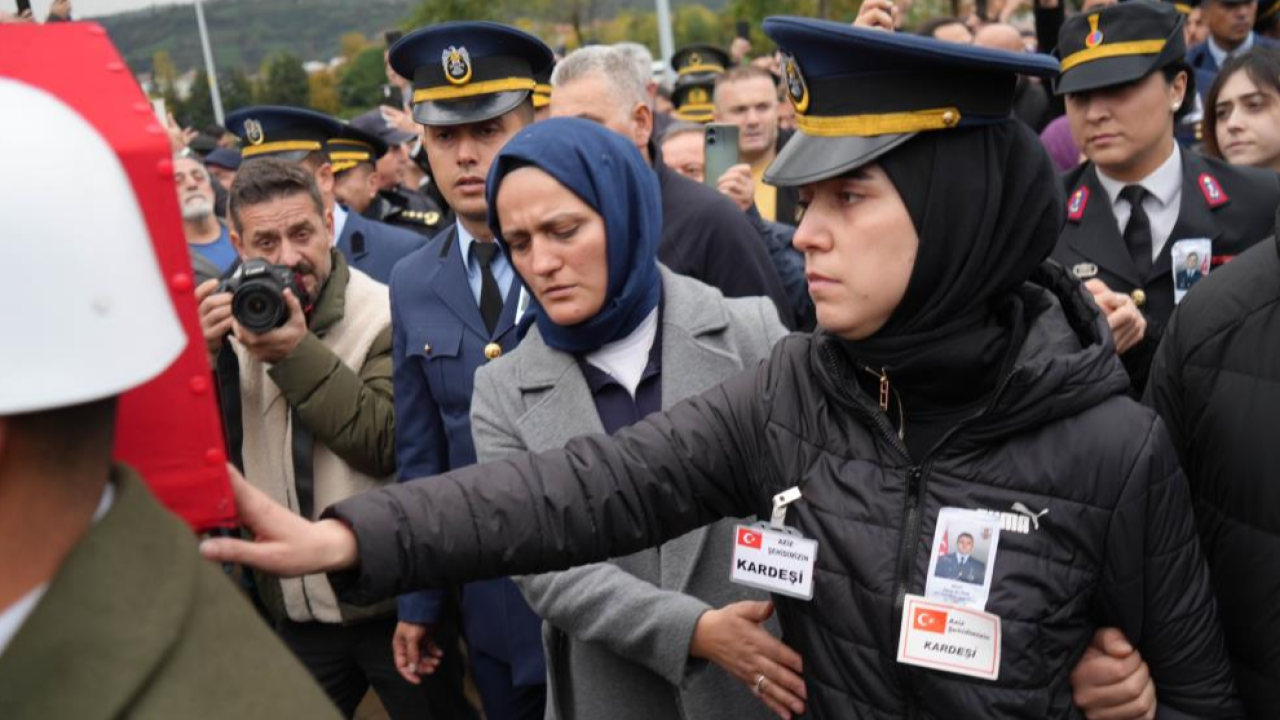 Şehit Ağabeyine Yürekleri Dağlayan Vedası, İzleyenleri Yıktı