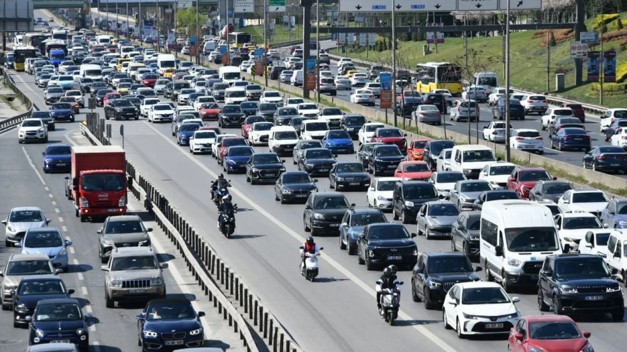 Trafikte Yeni Dönem: Kurallara Uymayanın Aracı ve Ehliyeti Gidiyor