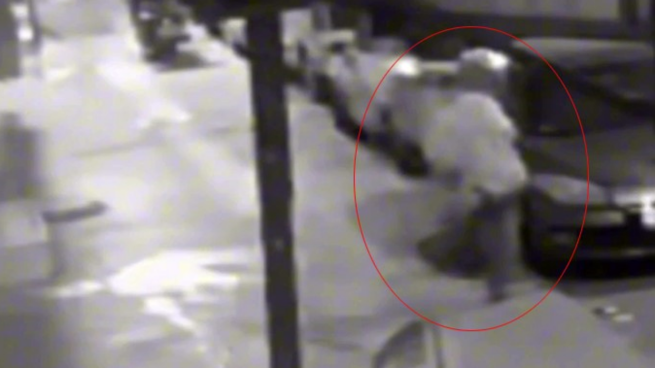 Alkollü Kadın Yaşlı Adamı Darp Etti, O Anlar Görüntülendi