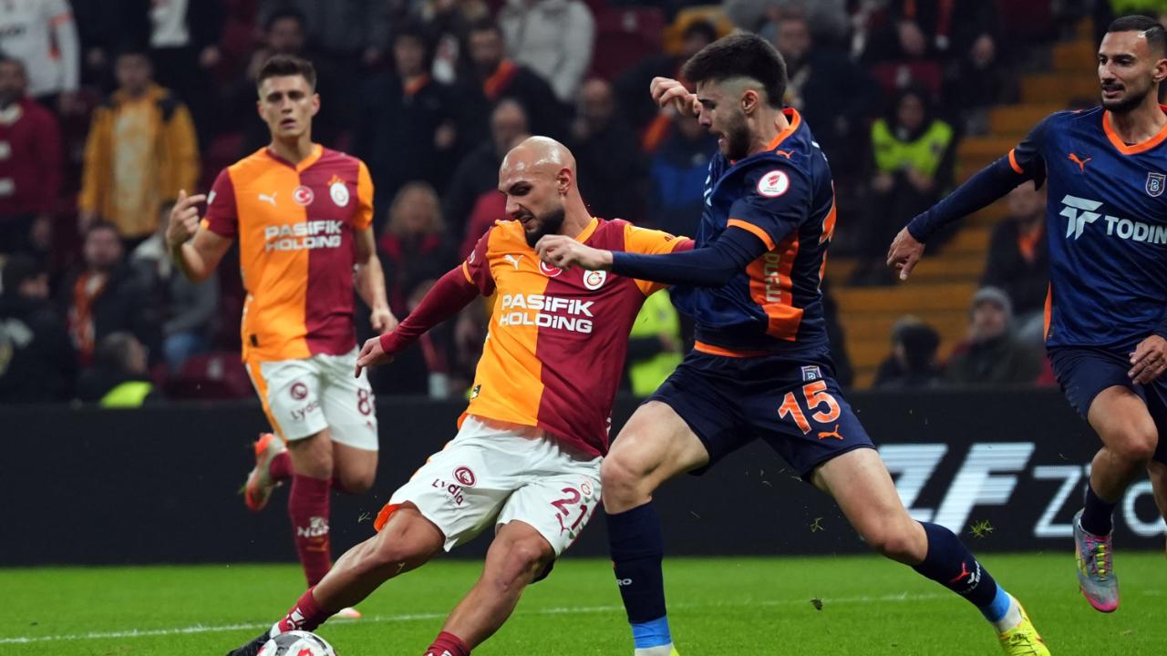 Galatasaray, Başakşehir Karşısında İlk Yarıyı Önde Bitirdi