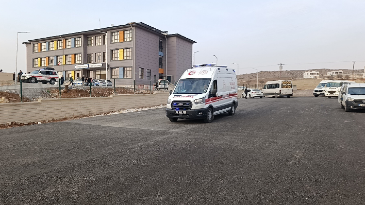 Şanlıurfa’da 25 Öğrenci Hastaneye Kaldırıldı