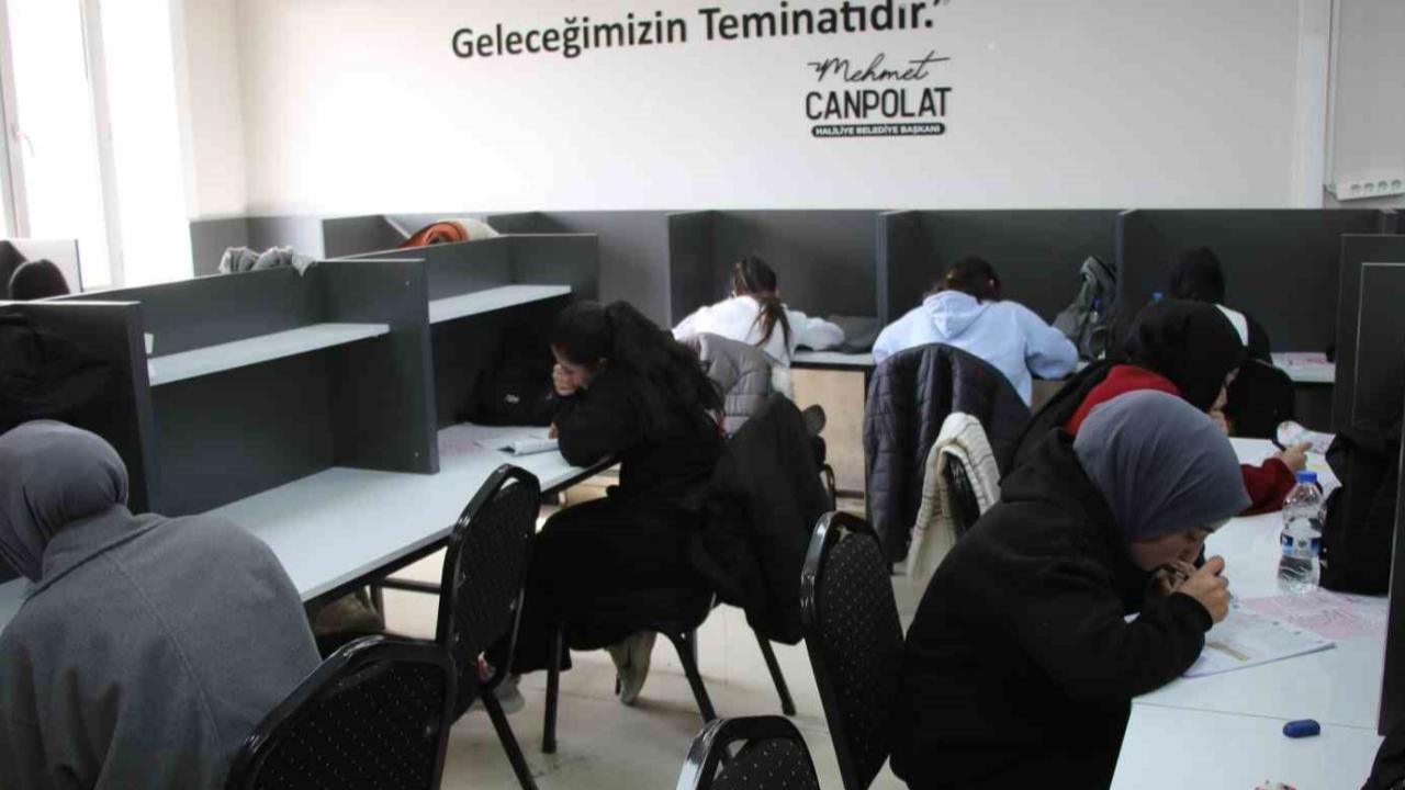 Belediye'den gençlere eğitim desteği!
