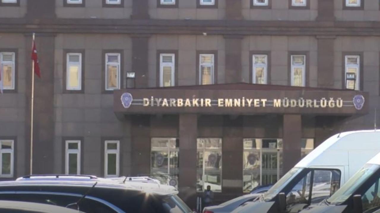 Diyarbakır Emniyet Müdürlüğü'ne bombalı saldırı!