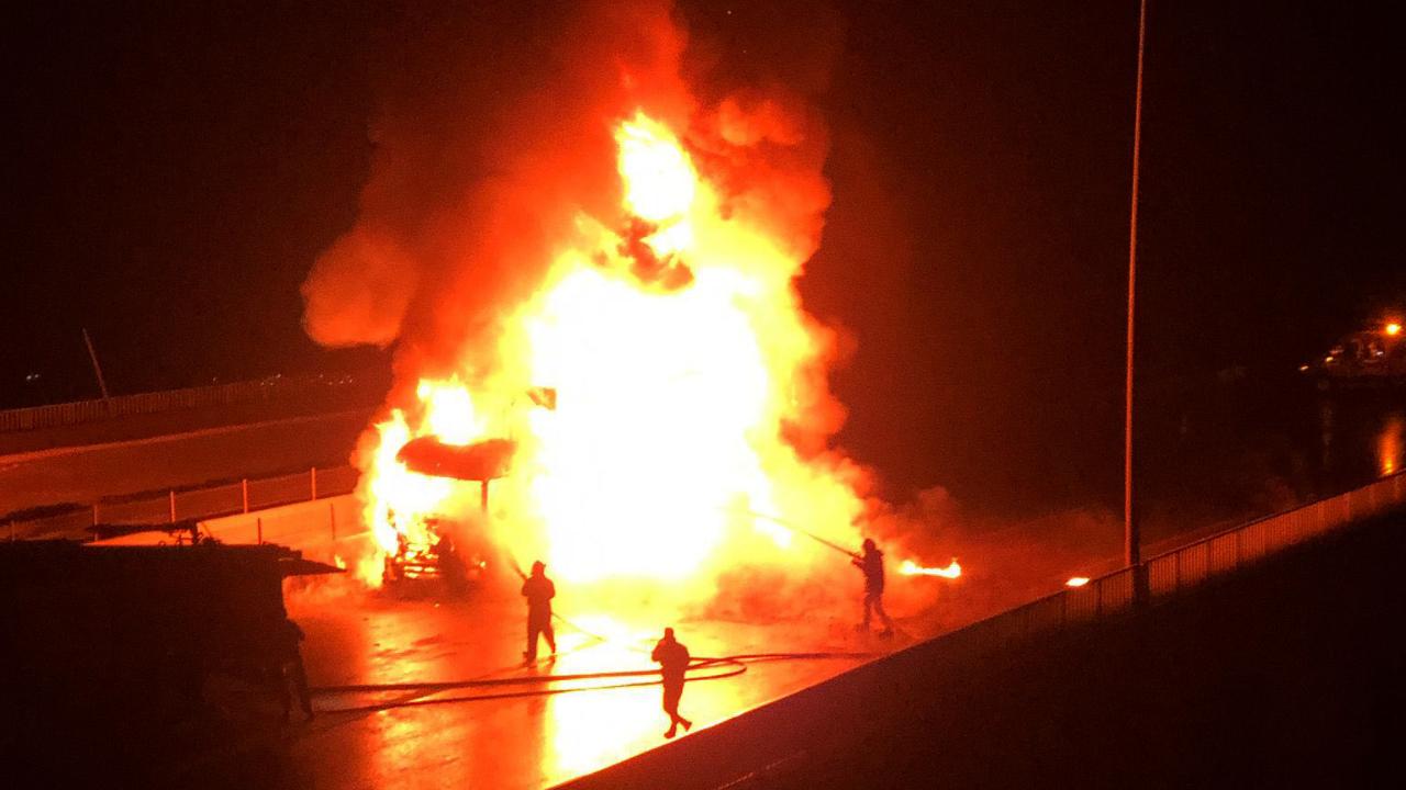 Gaziantep’te Çocuk Bezi Yüklü TIR Yandı