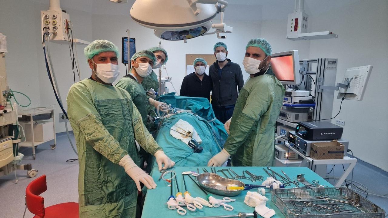 Şanlıurfa Viranşehir’de 10 Santimlik Böbrek Kisti Alındı