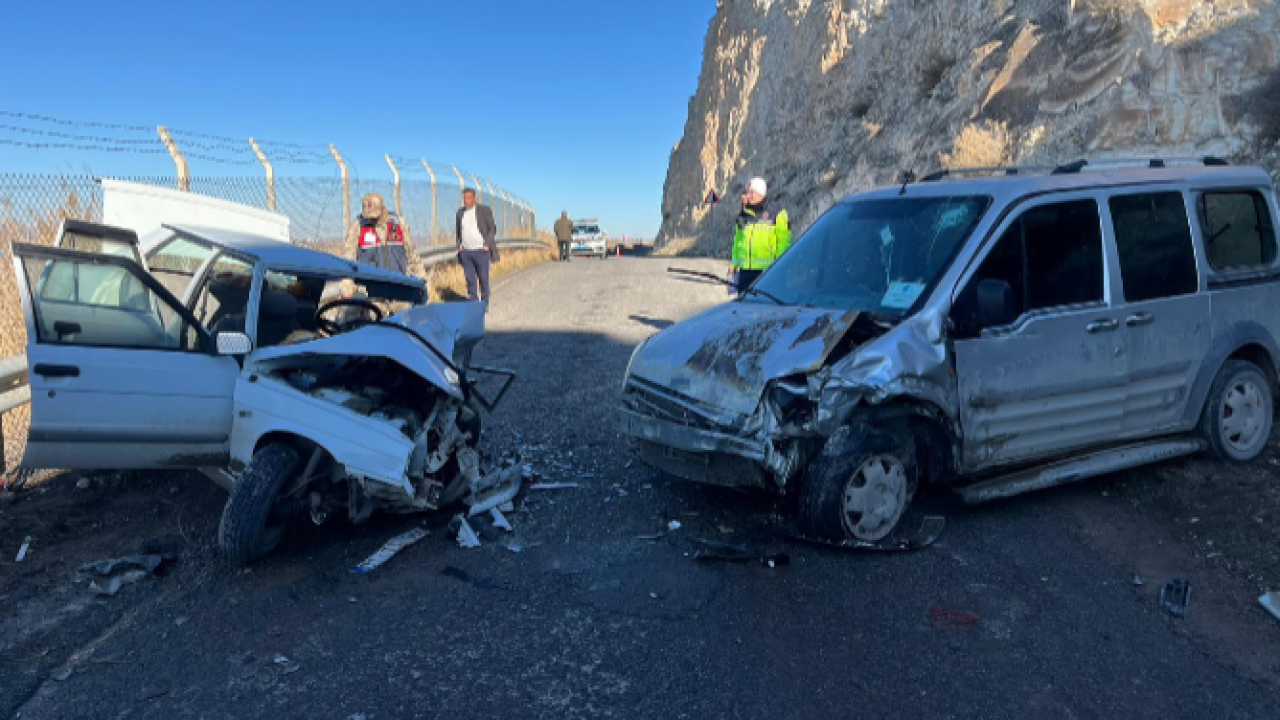 Şanlıurfa’da Feci Çarpışma: Araçlar Hurdaya Döndü