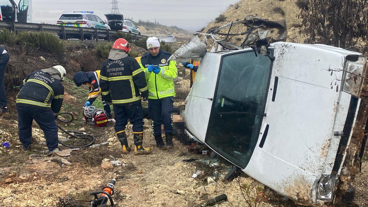 Kontrolden çıkarak şarampole uçan otomobildeki yolcu hayatını kaybetti