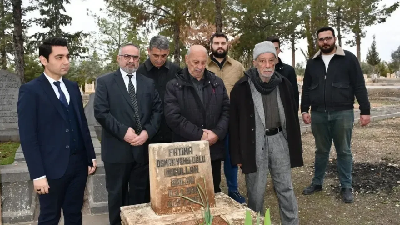 Urfa’nın önemli sanatçısı mezarı başında anıldı!
