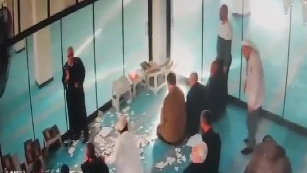 Urfa'da namaz esnasında korku dolu anlar!