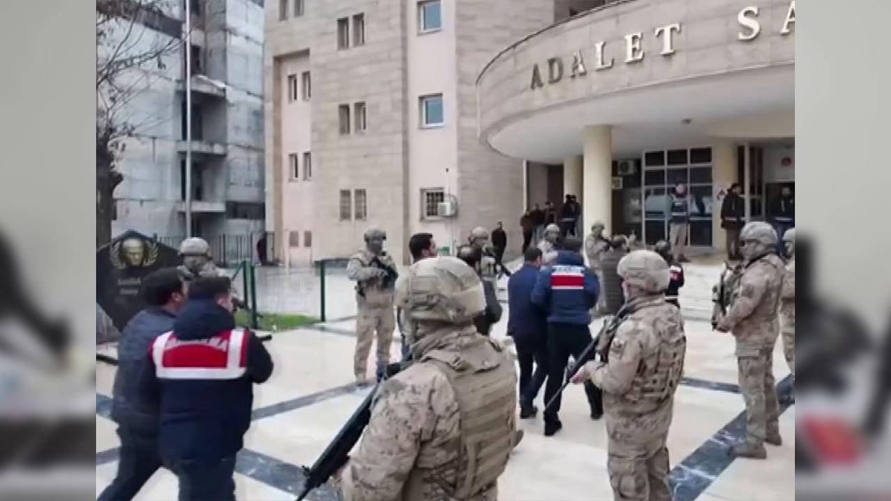 Urfa'da tefecilere operasyon: Çok sayıda kişi tutuklandı. Milyonlarca liraya el konuldu!