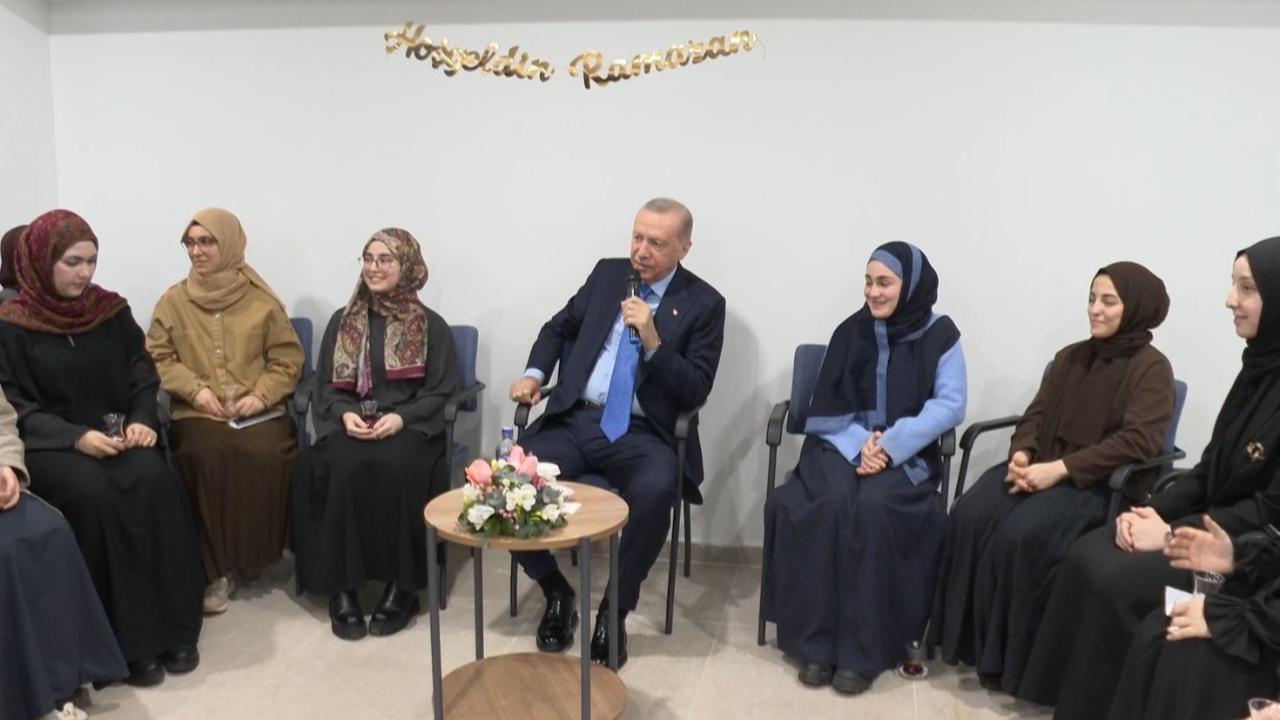 Cumhurbaşkanı Erdoğan üniversite öğrencileri ile bir araya geldi!