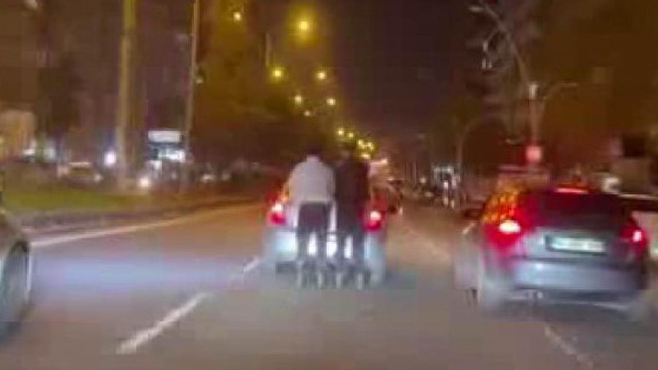 Diyarbakır'da patenli gençlerin tehlikeli yolculuğu!