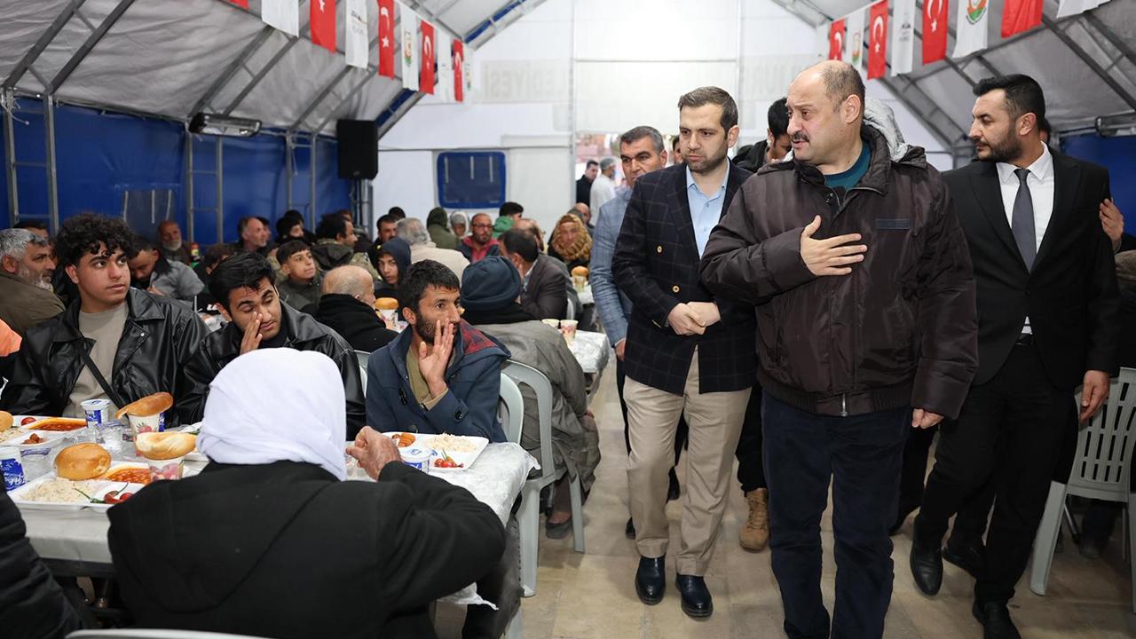 Gülpınar, iftar çadırında vatandaşlarla buluştu