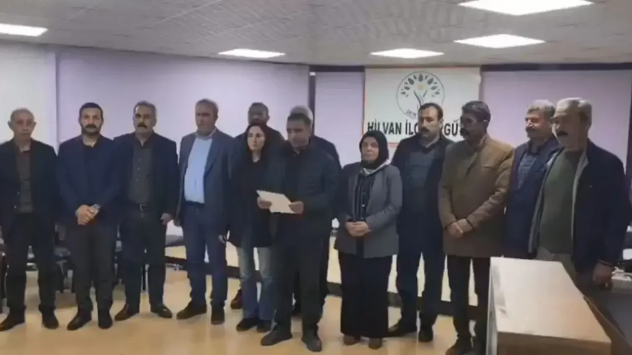 Hilvan’da neler oluyor? Önce istifa ettiler sonra özür dileyerek geri çektiler!