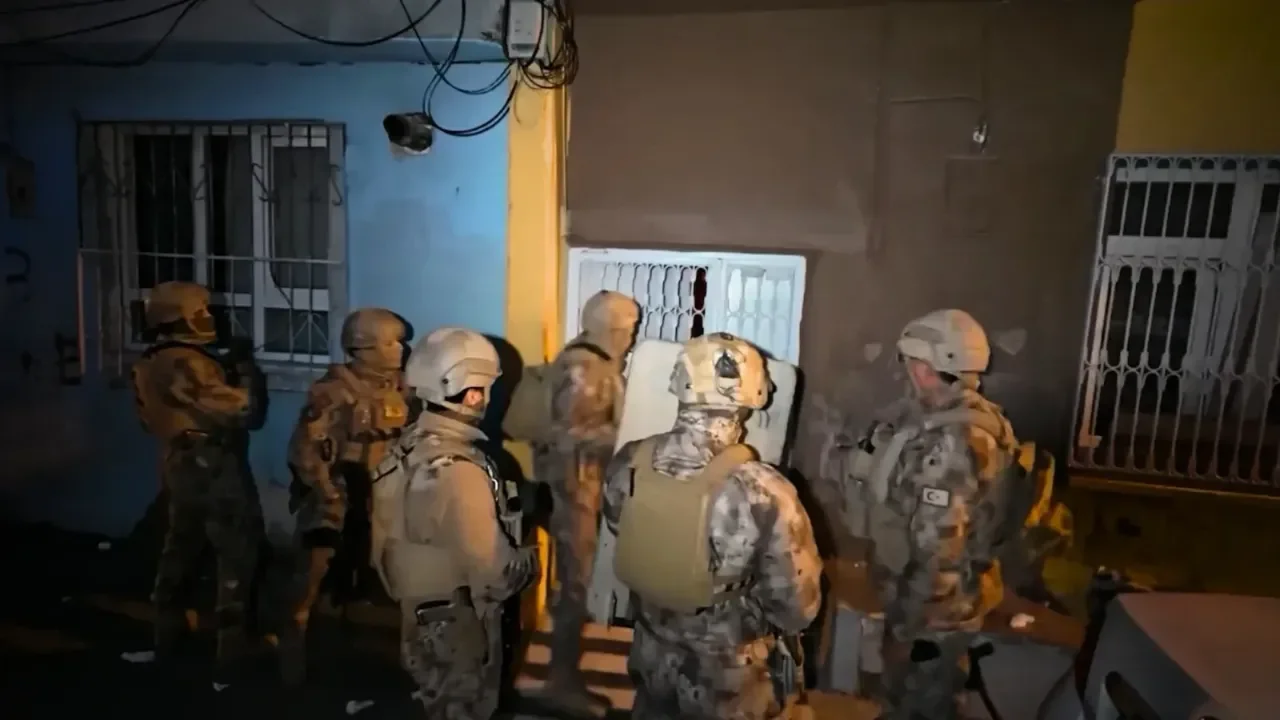 Urfa da aralarında! Bu paylaşımları yapanlar yakalandı!
