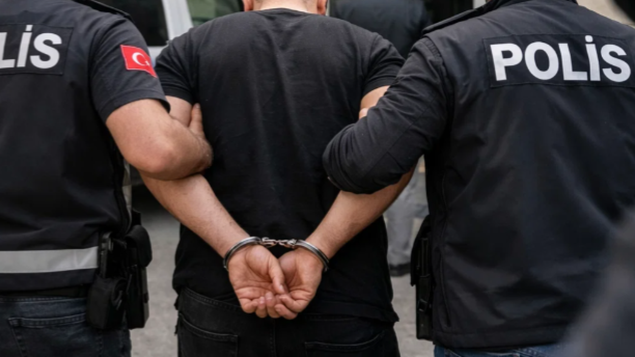 Urfa’da uygunsuz görüntüler paylaşan şüpheliye gözaltı!