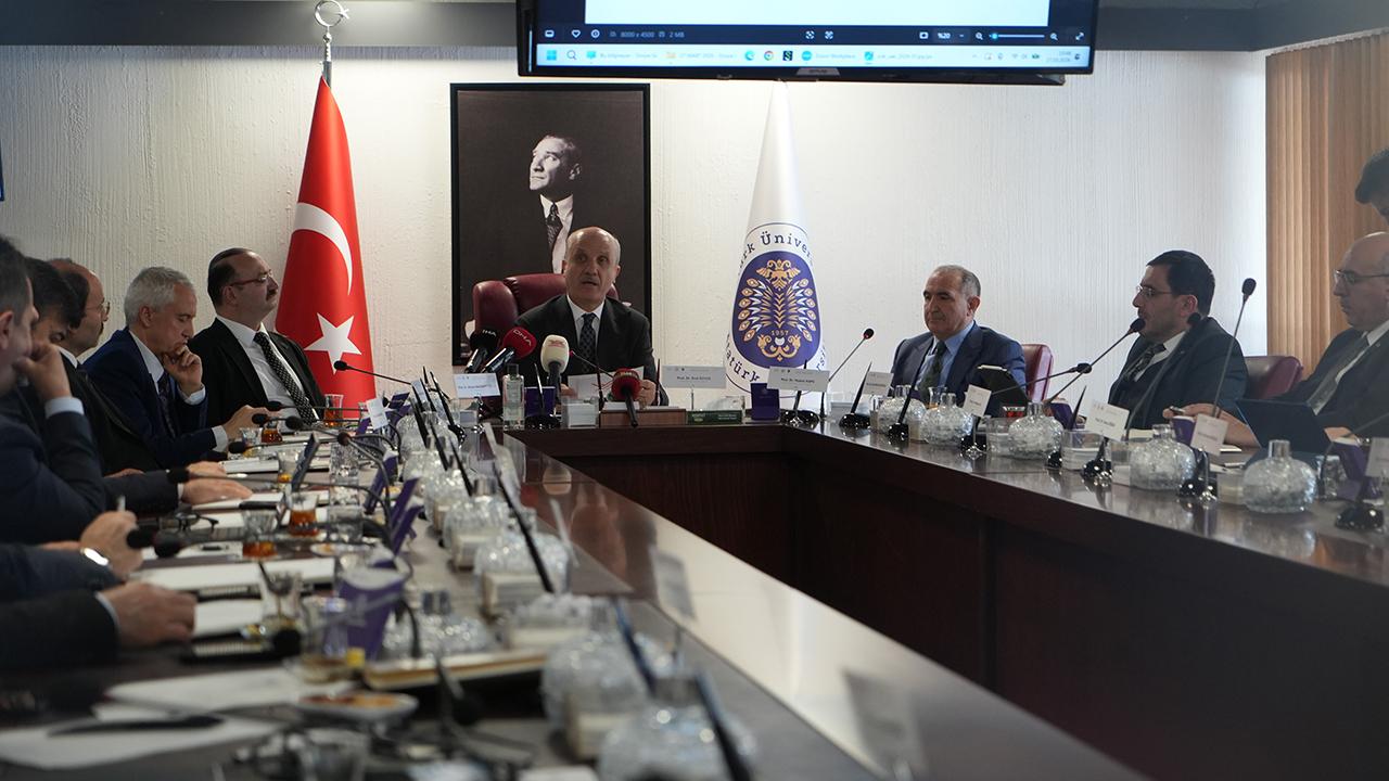 YÖK Başkanı Özvar'dan lisans eğitim sürelerine ilişkin flaş açıklama!