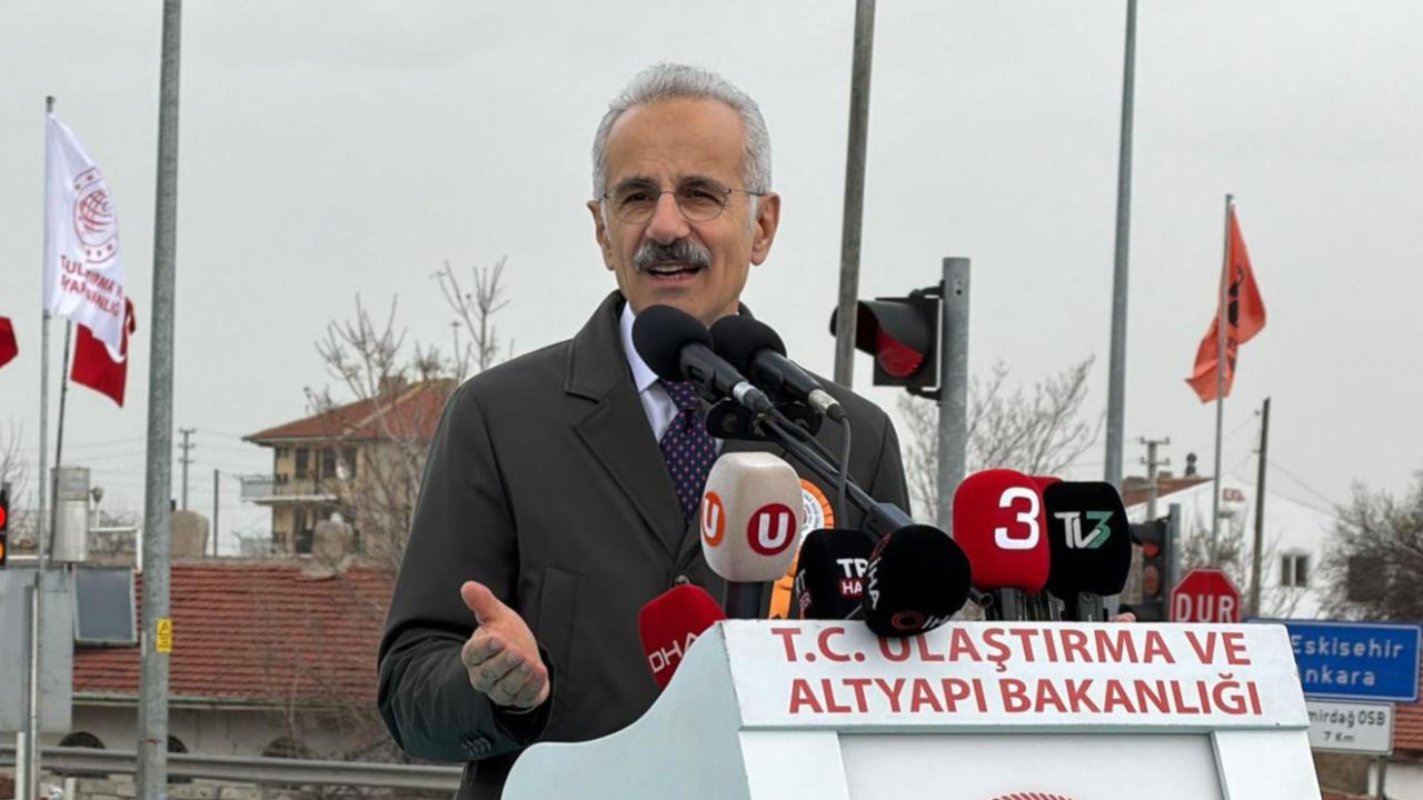 Bakan Uraloğlu: Biz laf değil eser üretiyoruz!
