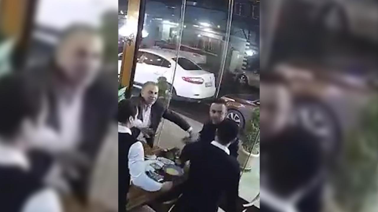 CHP'li meclis üyesi garsonlar tarafından darp edildi!