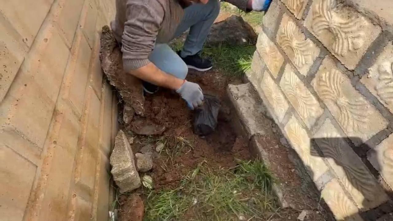 Mezarlıkta uyuşturucu madde ele geçirildi!