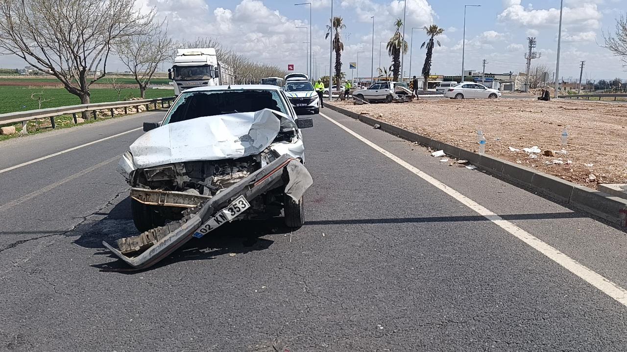 Şanlıurfa'da iki otomobil çarpıştı: Yaralılar var!