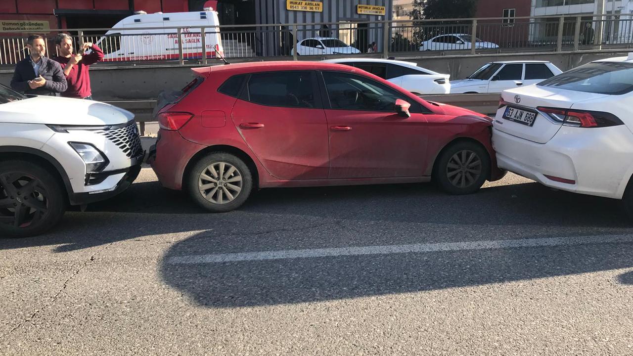 Urfa'da zincirleme kaza: Yaralılar var!