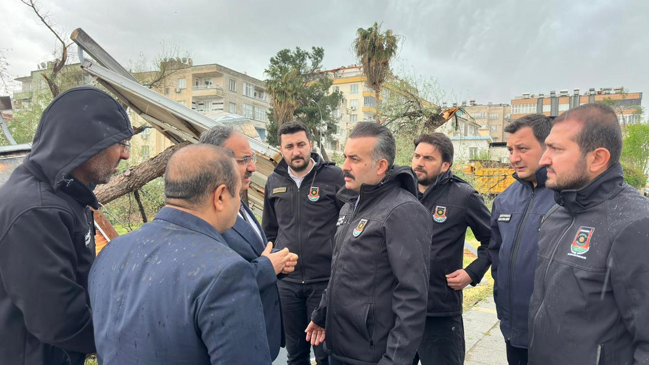 Büyükşehir, Birecik'te afetin yaralarını sarıyor!