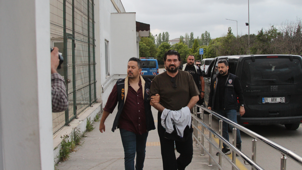 Gözaltına alınan Rasim Ozan Kütahyalı Adana'ya getirildi!