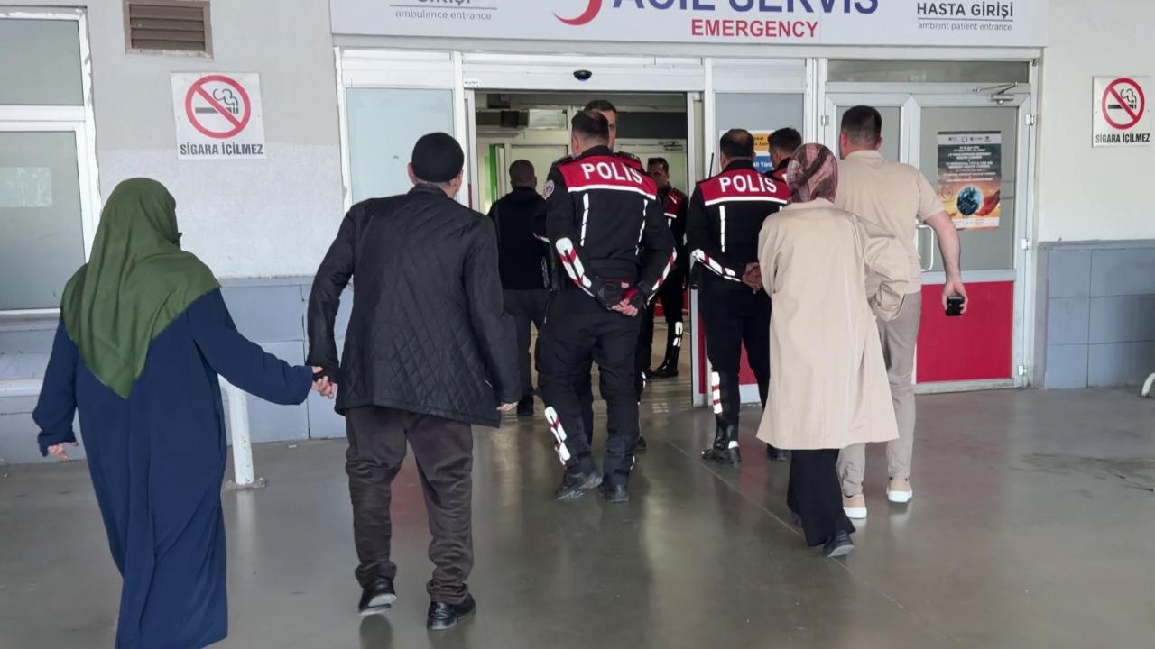 Aileler arasında çıkan kavga kanlı bitti!