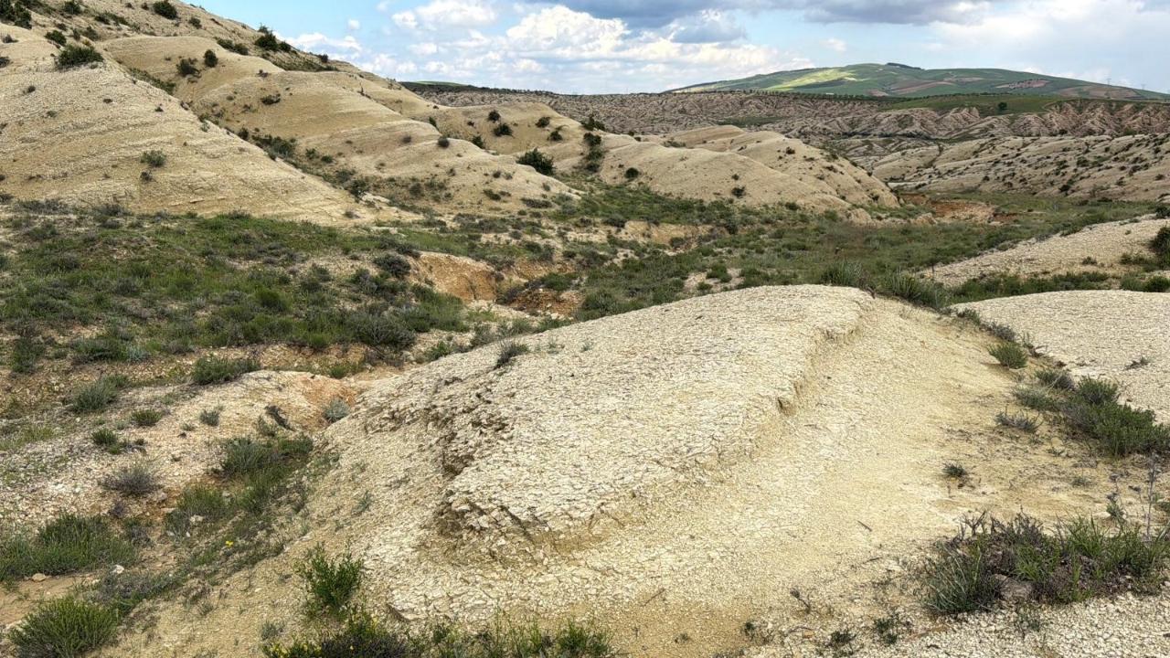 Şanlıurfa yolundaki binlerce yıllık doğa harikası göz kamaştırıyor!