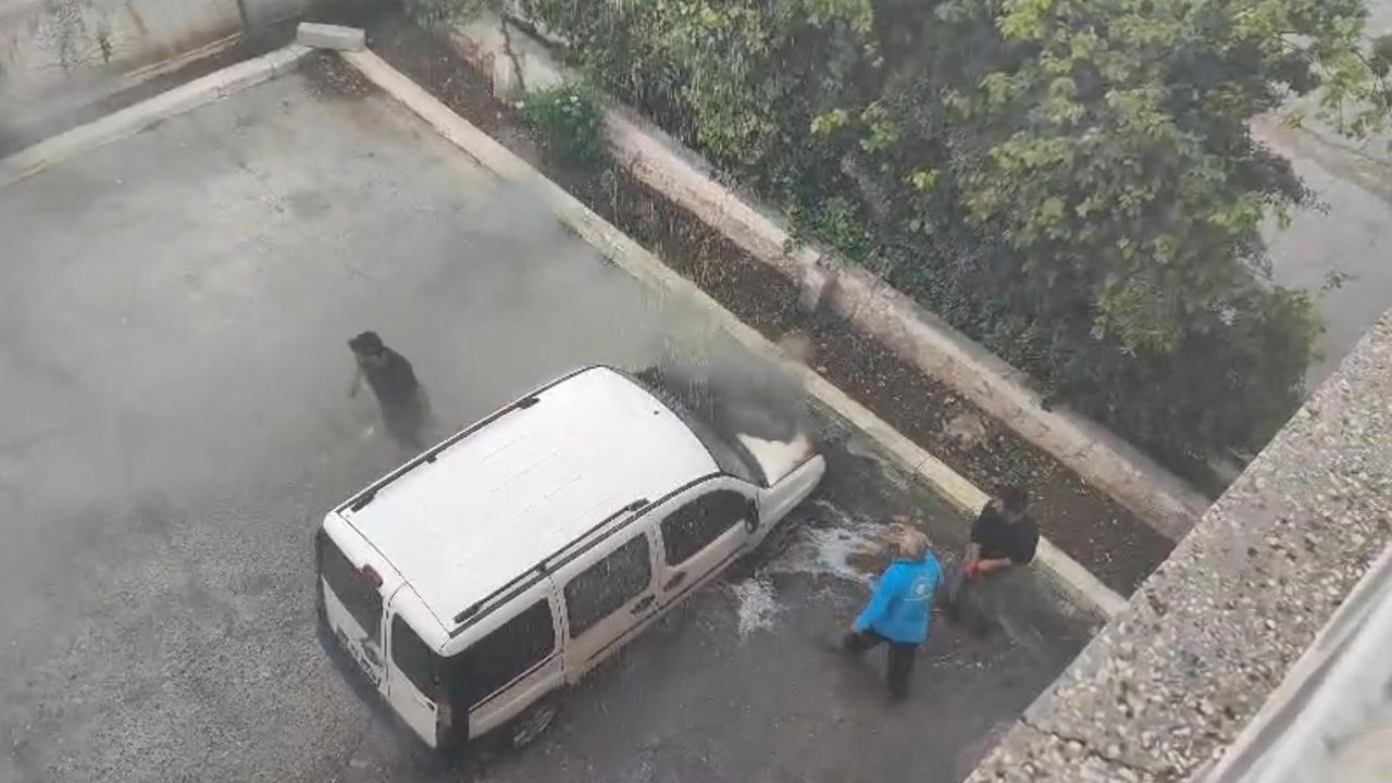 Urfa'da korku dolu anlar: Araç alev aldı!