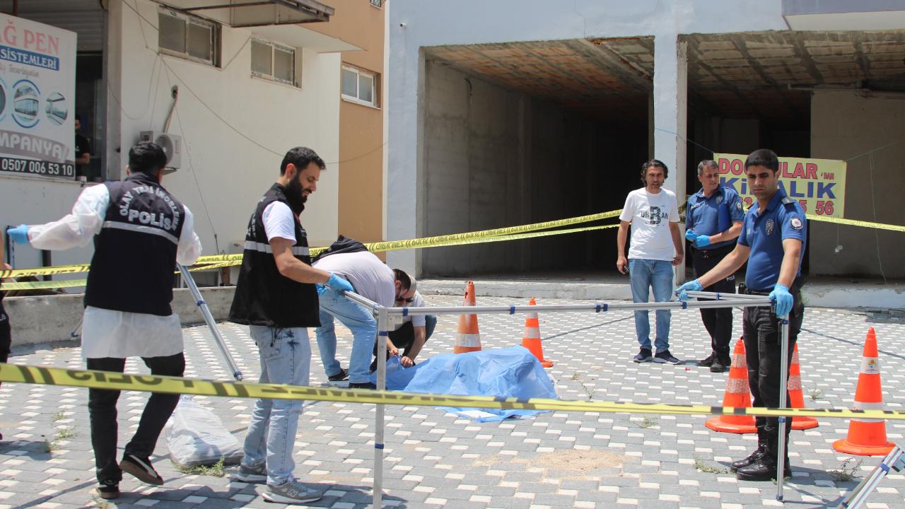 Emekli polis öz oğluna kurşun yağdırdı! O anlar kamerada!