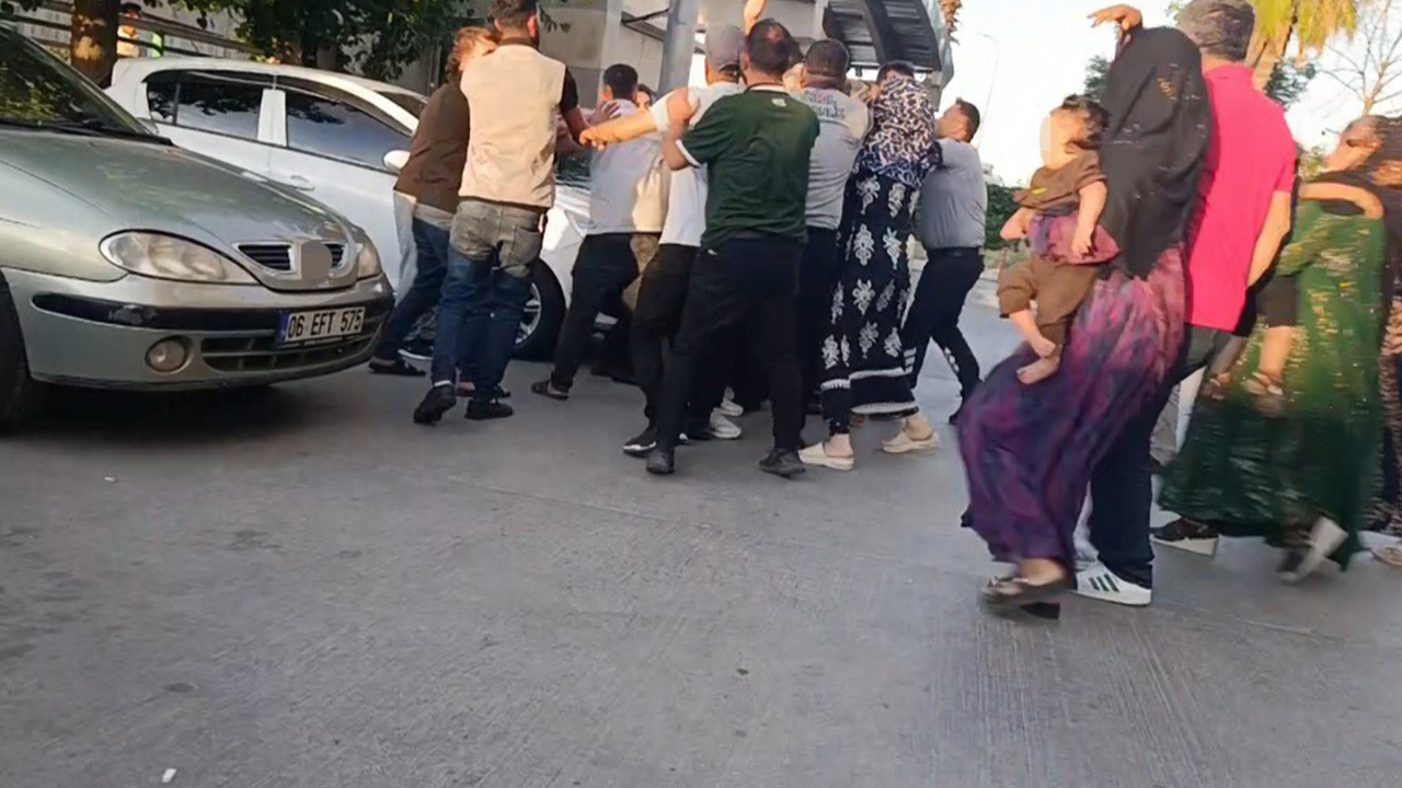 Urfa'da otomobilin çarptığı çocuk öldü! Sürücü darp edildi!