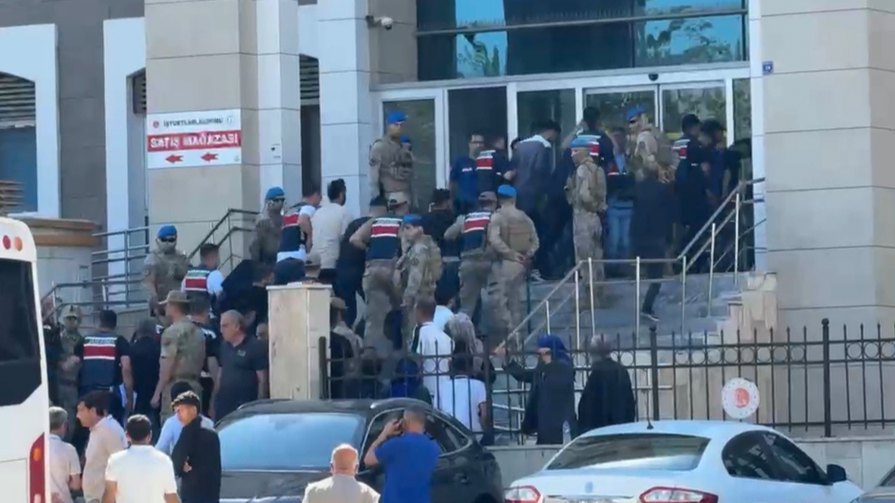 Urfa'da dev operasyon: Aralarında çocuklarında olduğu 69 gözaltı!