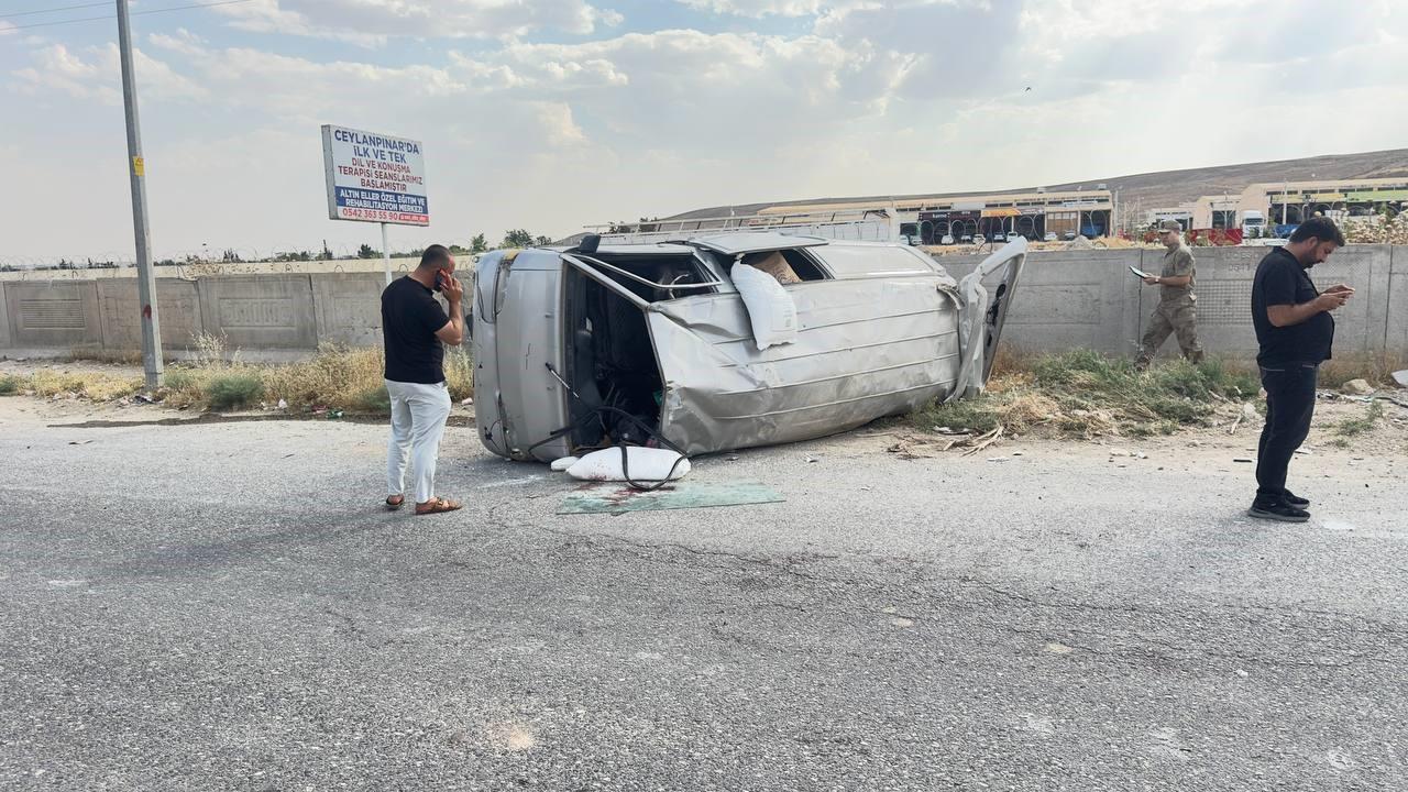 Urfa'da kamyonet devrildi: Yaralılar var!