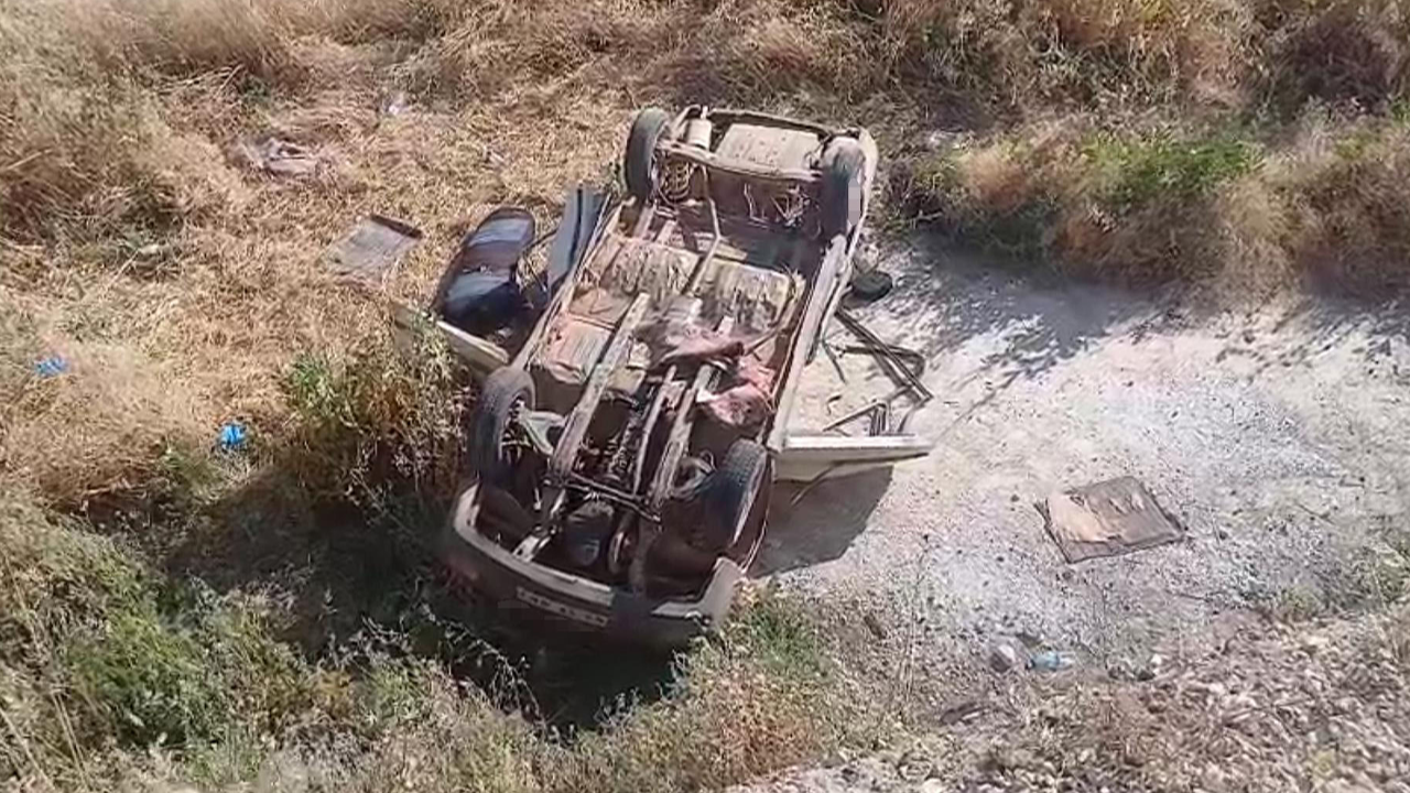 Urfa'da otomobil şarampole devrildi: Ölü ve yaralılar var!