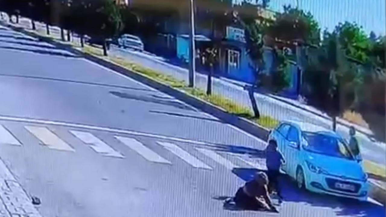 Urfa’da otomobilin, yayaya çarptığı kaza kamerada!