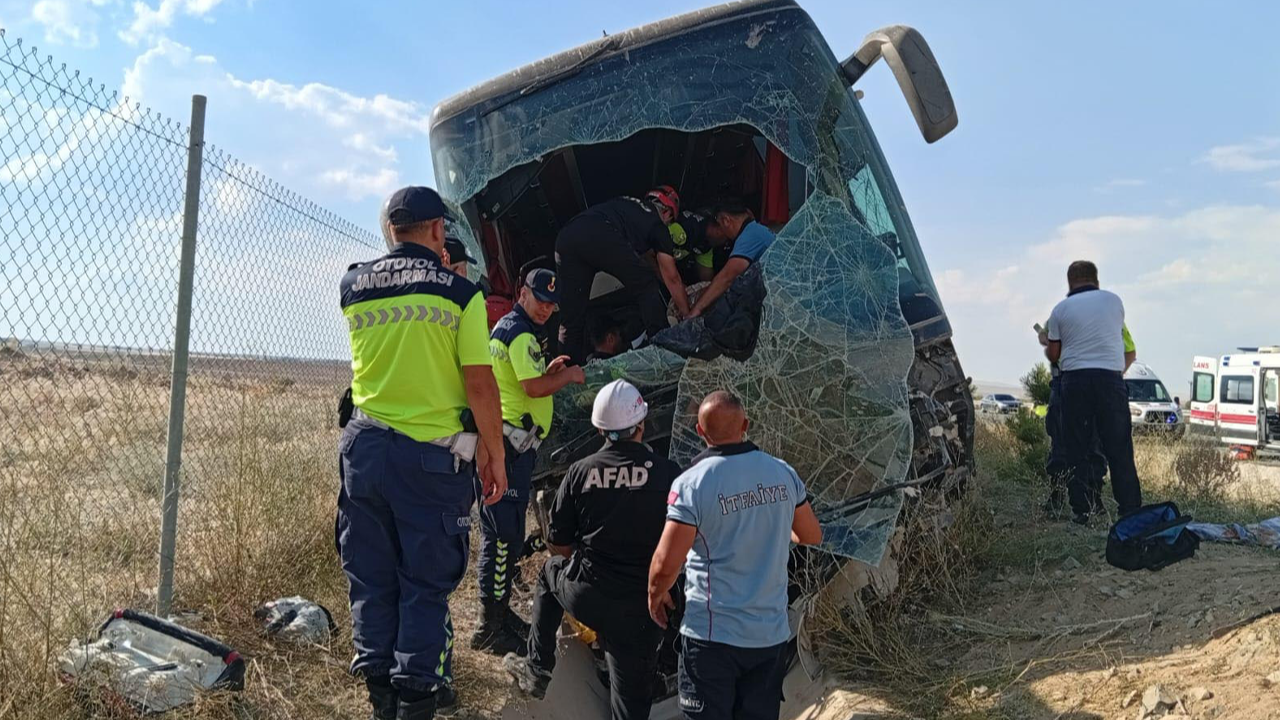 Ankara- Niğde otoyolunda katliam gibi kaza: Çok sayıda yaralı!