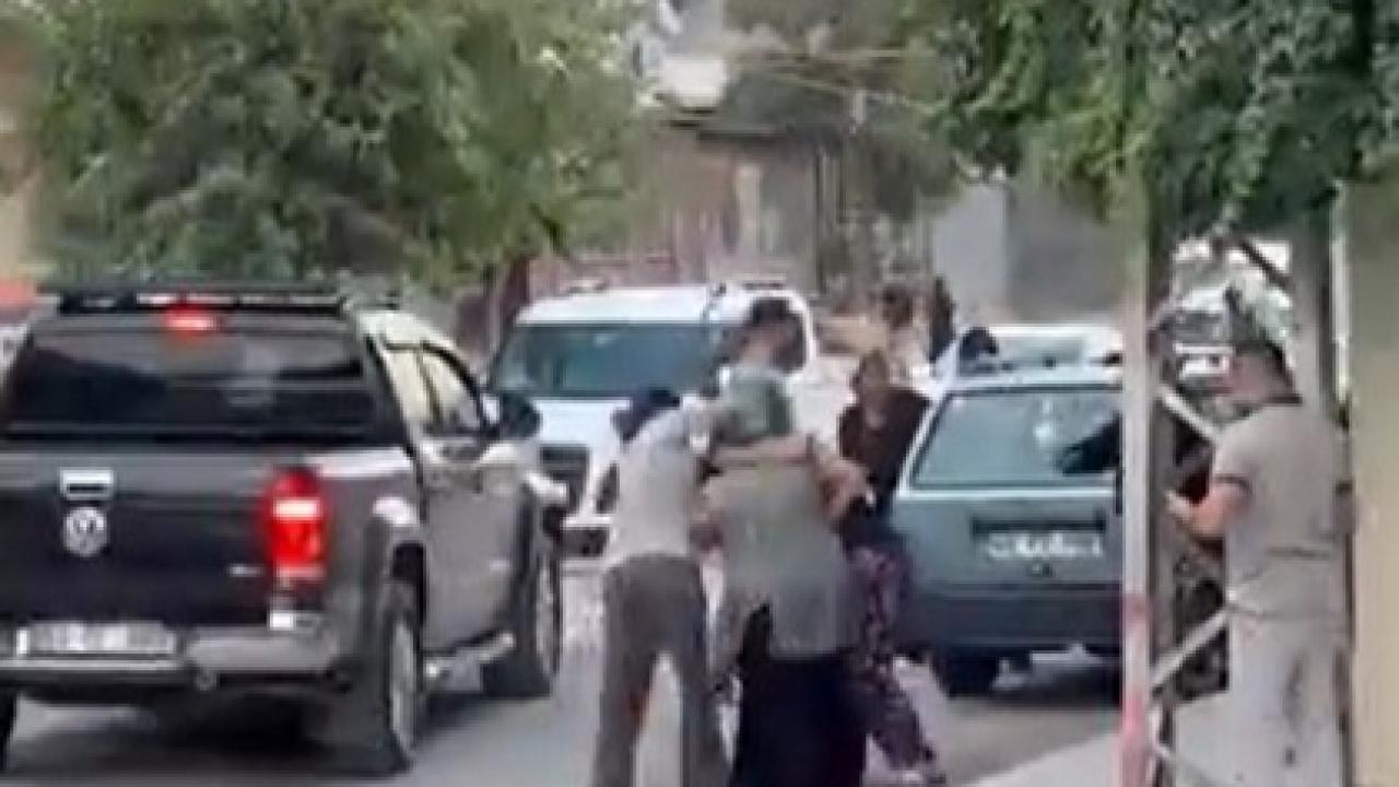 Kadınlar arasında sopalı kavga: 2 yaralı