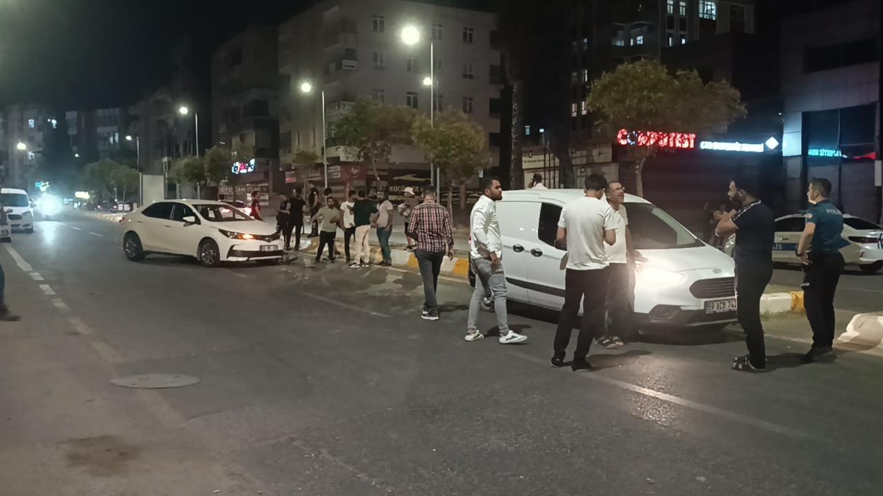 Urfa'da kaza yapan araçlar polis memurunu ezdi!